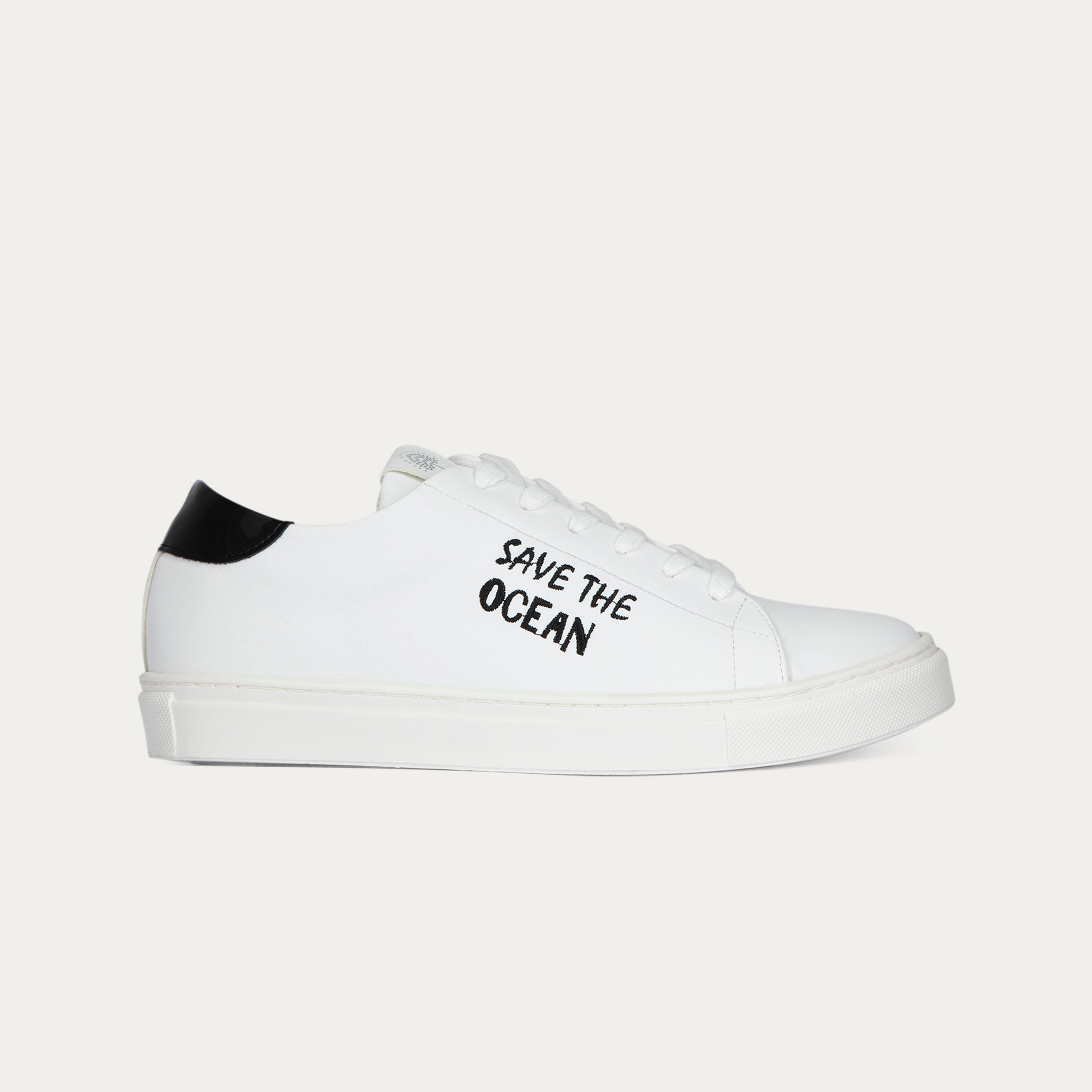 Save the ocean sneakers black and white, vegan and eco-friendly